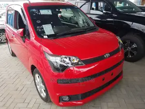 Toyota Spade 2015 Red