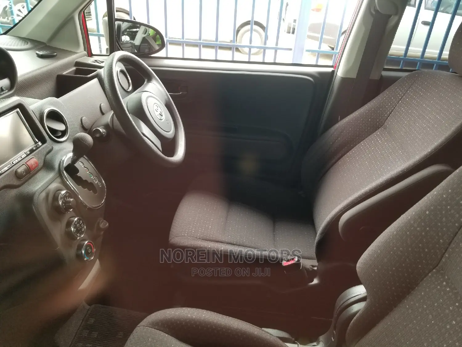 Toyota Spade 2015 Red