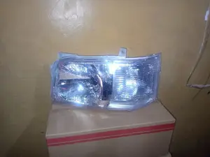 Headlamp/Headlight Toyota Hiace 7l 2005,2006,2007,2008,2009,2010/Box