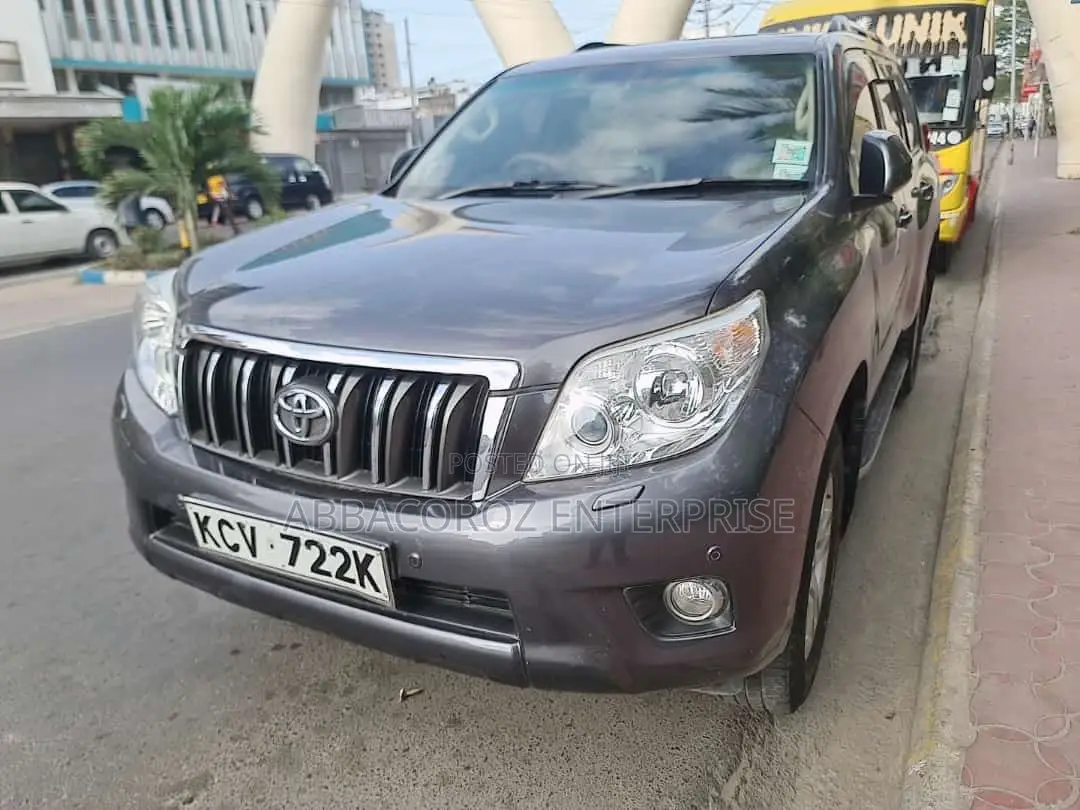 Toyota Land Cruiser Prado 2012 3.0 TD Gray