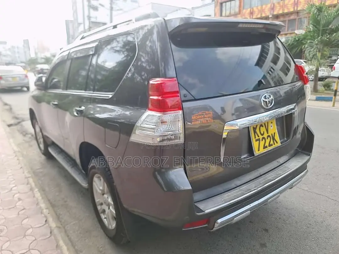 Toyota Land Cruiser Prado 2012 3.0 TD Gray