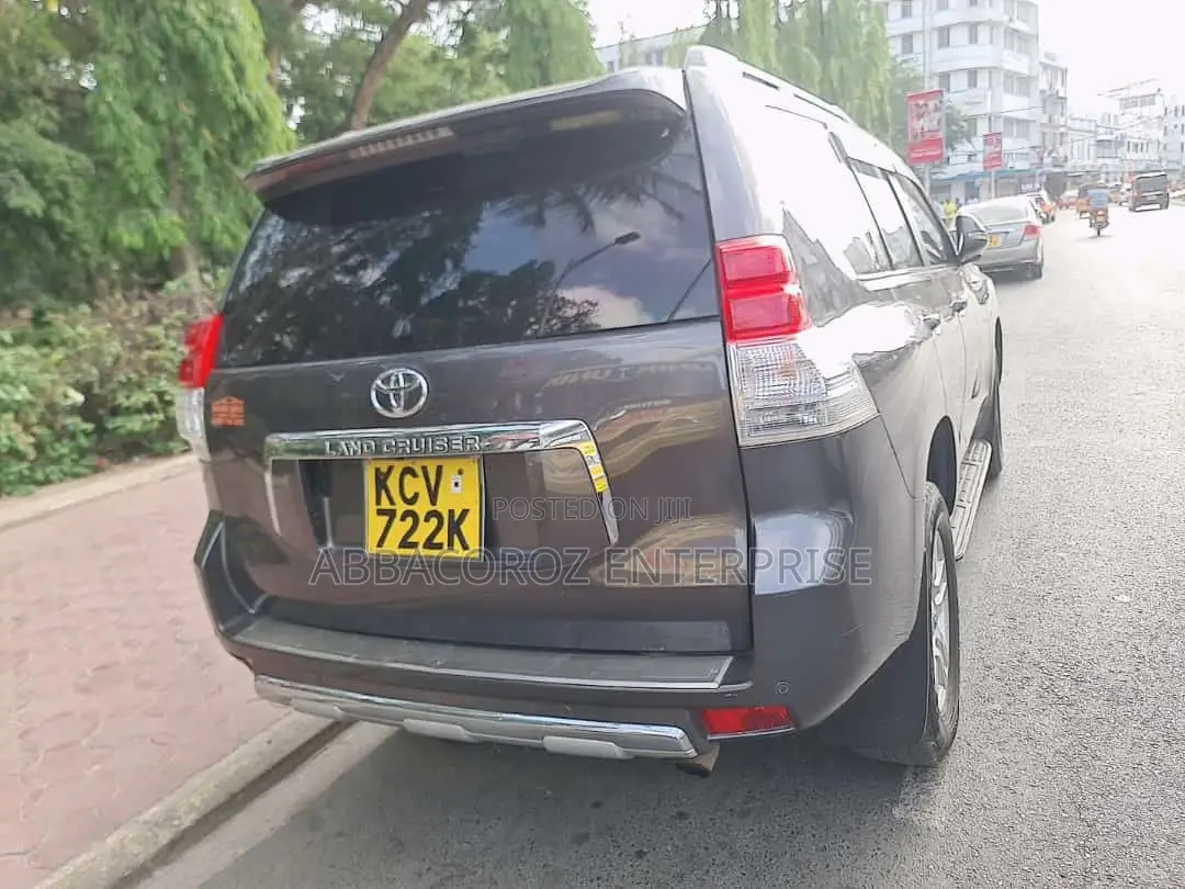 Toyota Land Cruiser Prado 2012 3.0 TD Gray