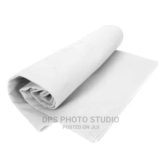 White Backgrond - main view