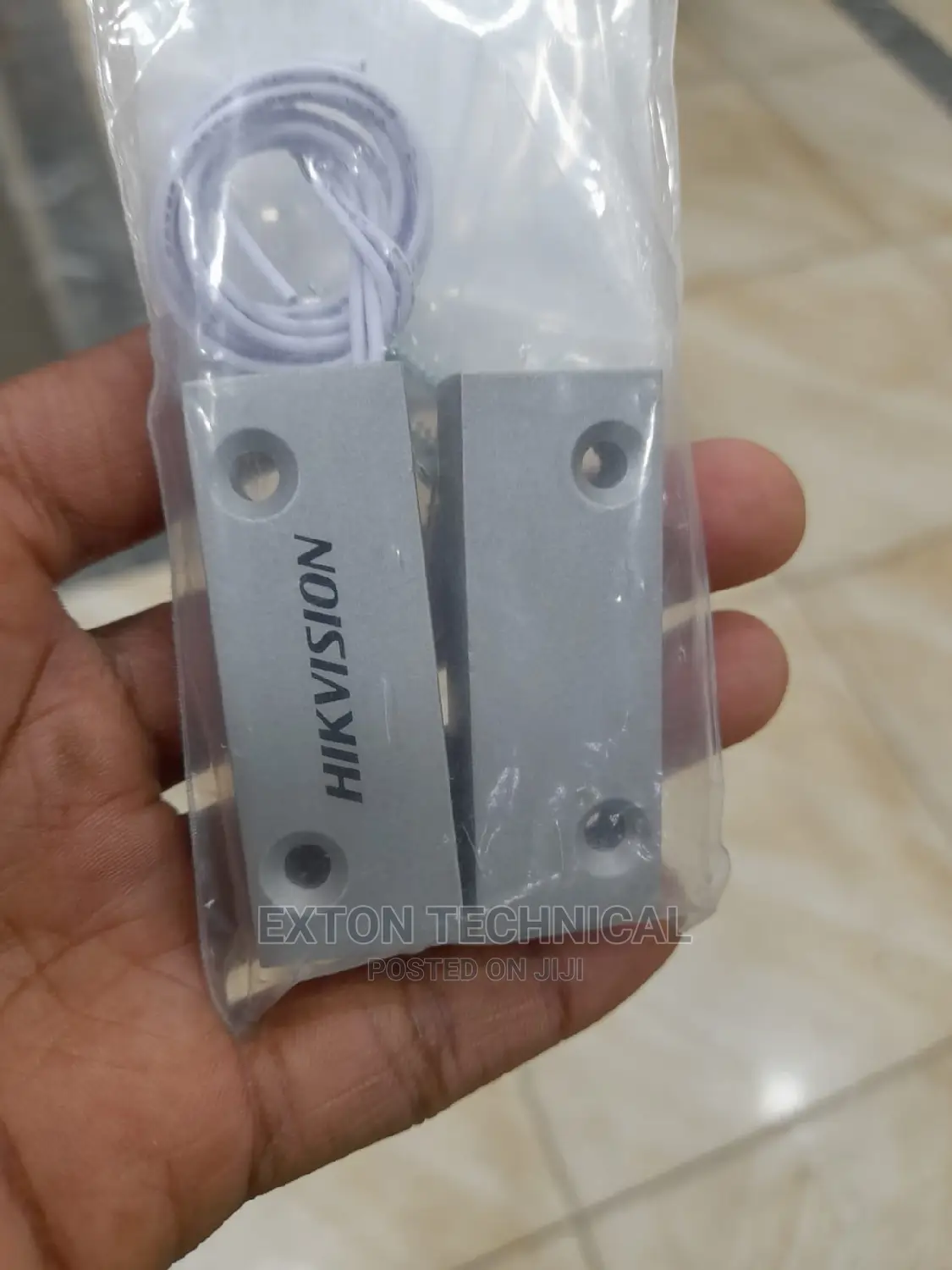 Hikvision Magnetic Contact