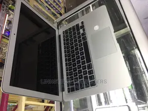 Laptop Apple MacBook Air 2017 8GB Intel Core I7 SSD 256GB