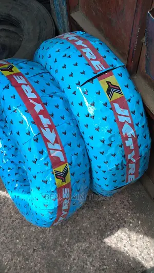Zephyr Tires Sizes 195/65r15 Made in India.