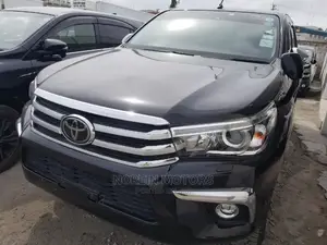 Toyota Hilux 2016 Black