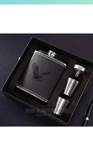 Portable 7 Oz Stainless Steel Whiskey Hip Flask