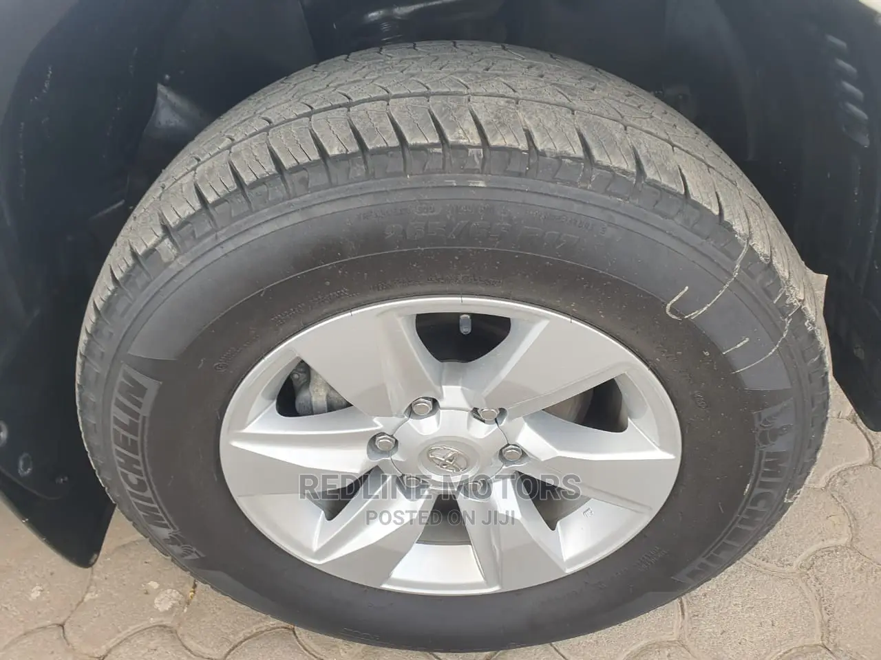 Toyota Land Cruiser Prado 2018 2.8 Off White