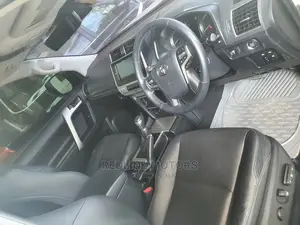 Toyota Land Cruiser Prado 2018 2.8 Off White