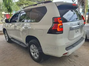 Toyota Land Cruiser Prado 2018 2.8 Off White
