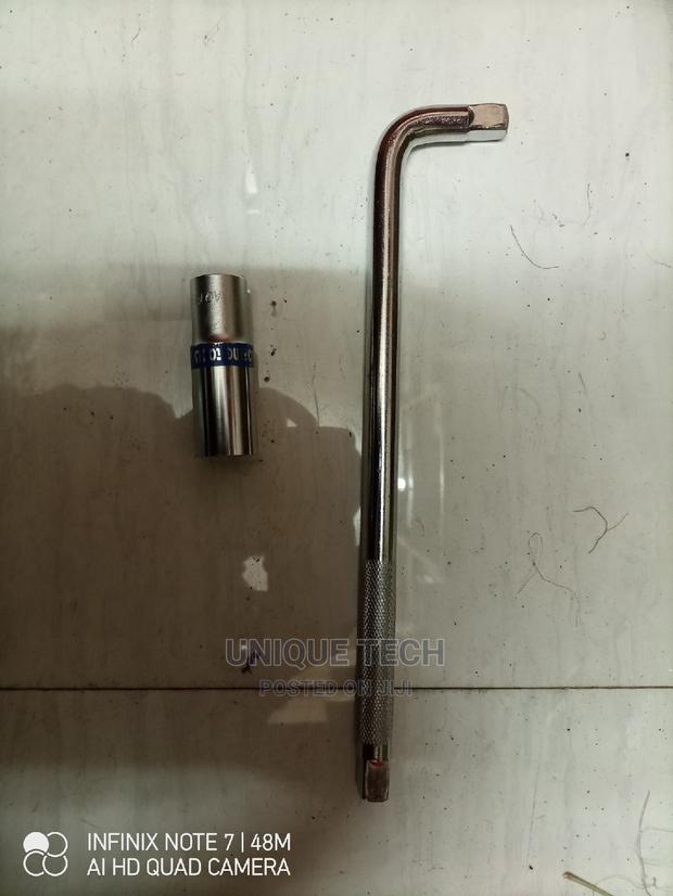 Wheel Spanner Box Handle - main view