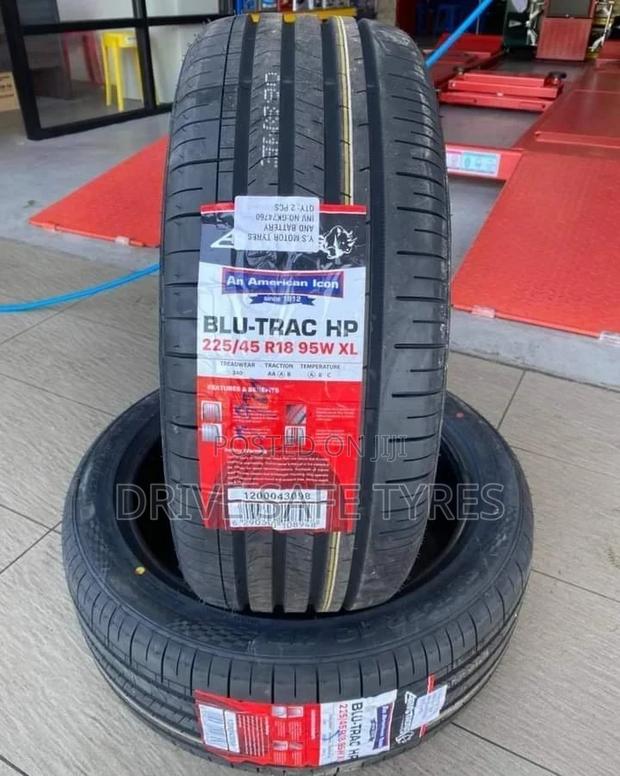 225/45 R18 Tyre 95 W XL - main view