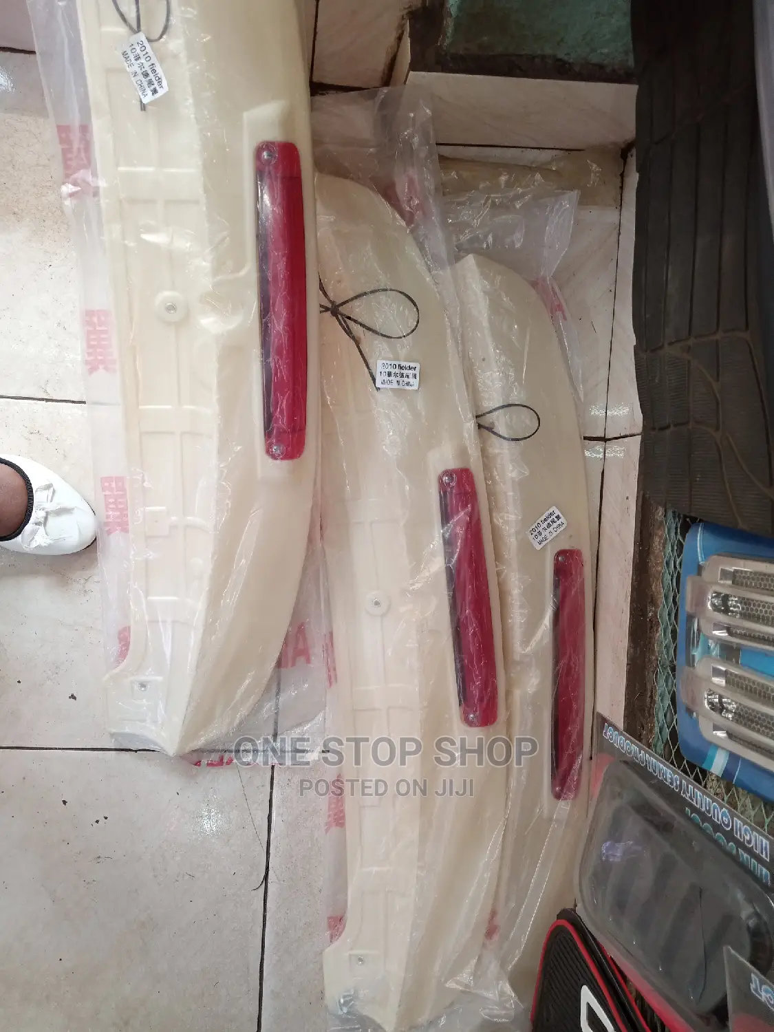 2010 Fielder Spoiler With Brake Light