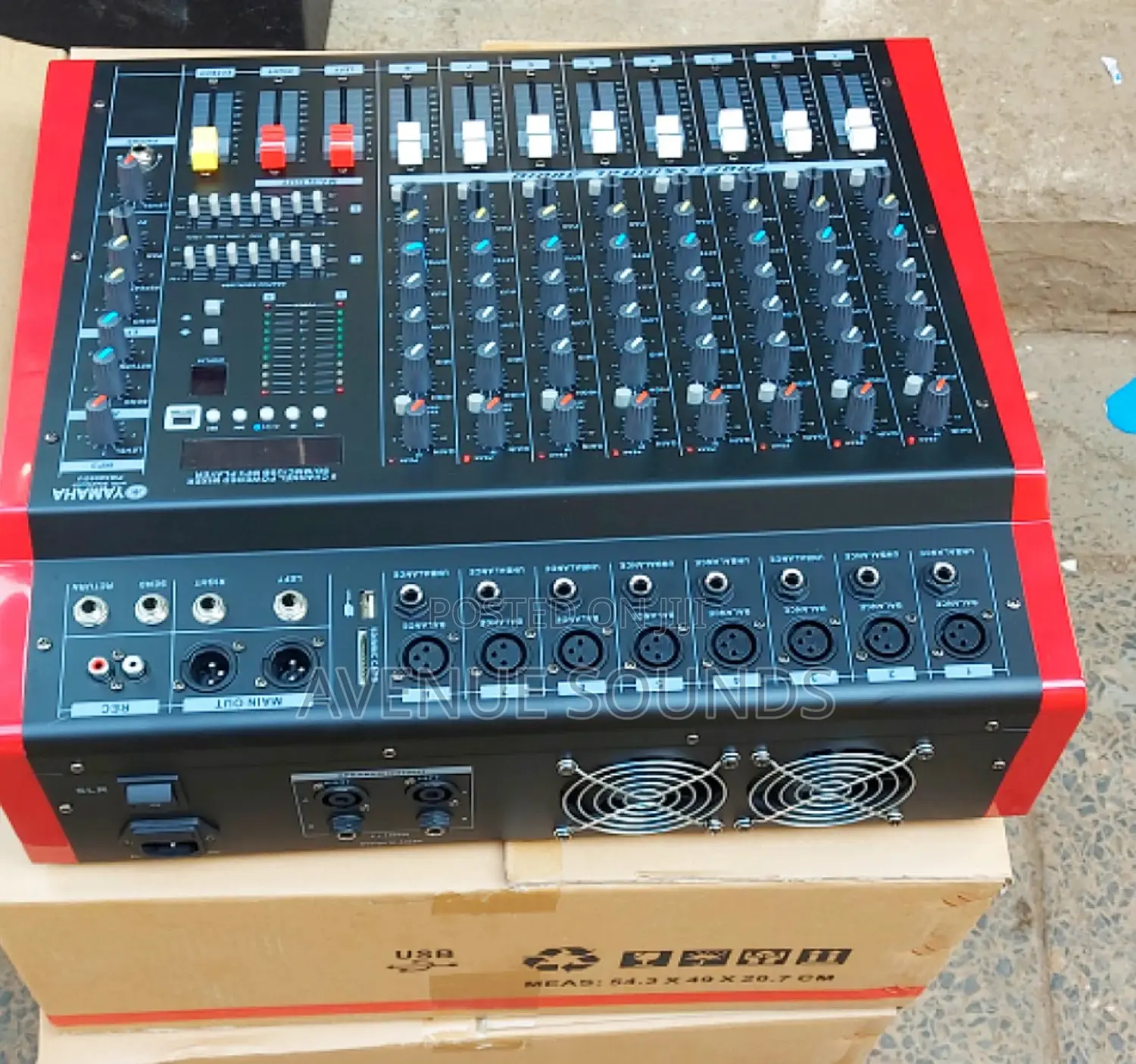Yamaha 8 Channels Mixer