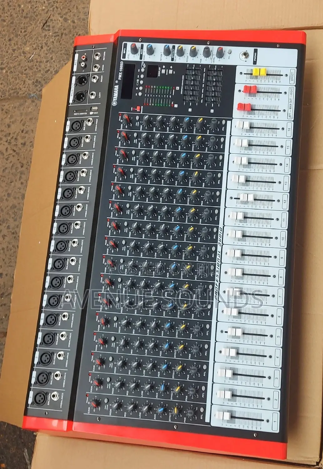 Yamaha 16 Channels Mixer