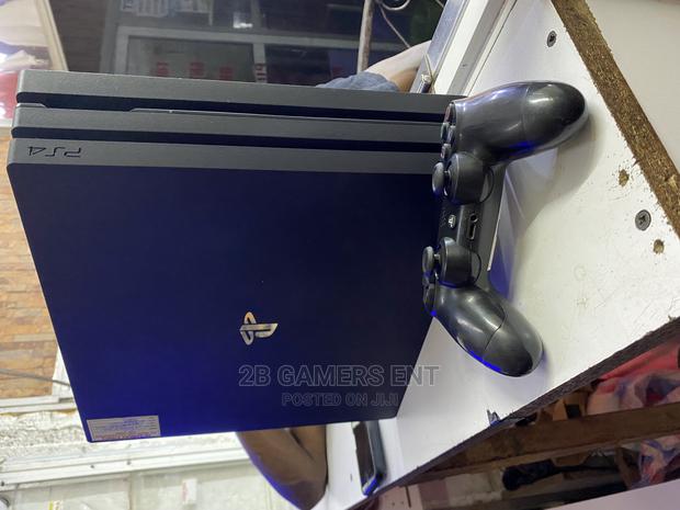Play Station 4 Pro, Chipped, 20 Games - main view