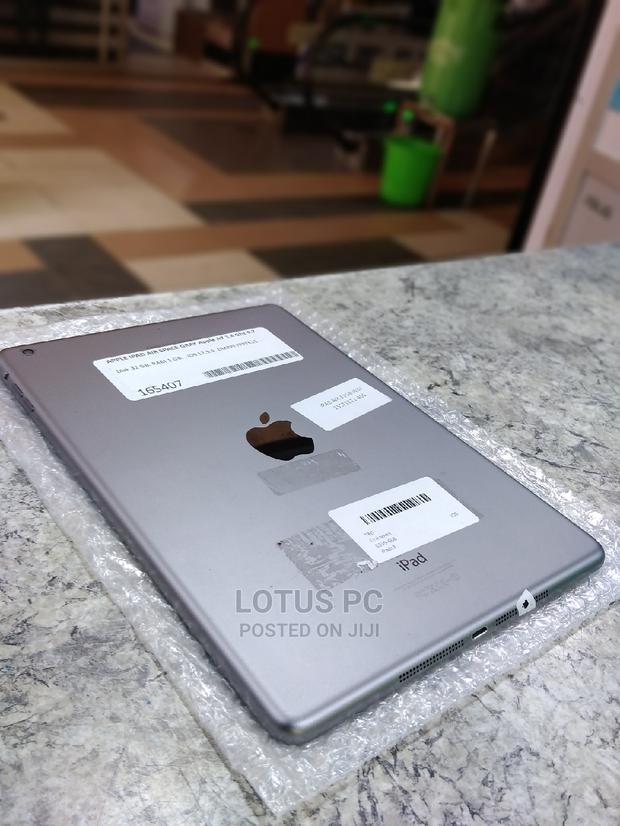 Apple iPad Air 32 GB Silver - thumbnail 2