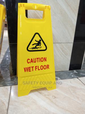 Wet Floor Caution-Portable - thumbnail 2