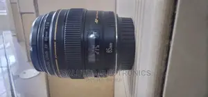 85mm 1.8 Canon Lense