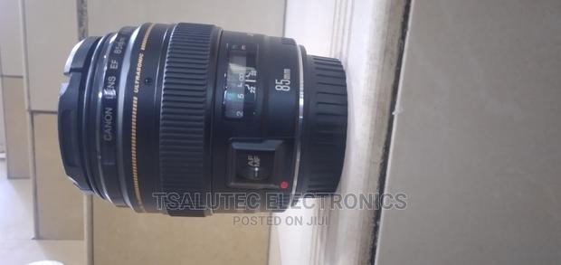 85mm 1.8 Canon Lense - thumbnail 2