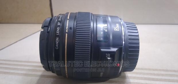 85mm 1.8 Canon Lense - thumbnail 3