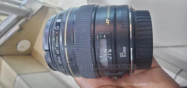 85mm 1.8 Canon Lense - thumbnail 4