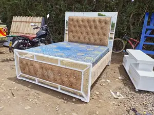 Mirrored Bed/Tufted Bed