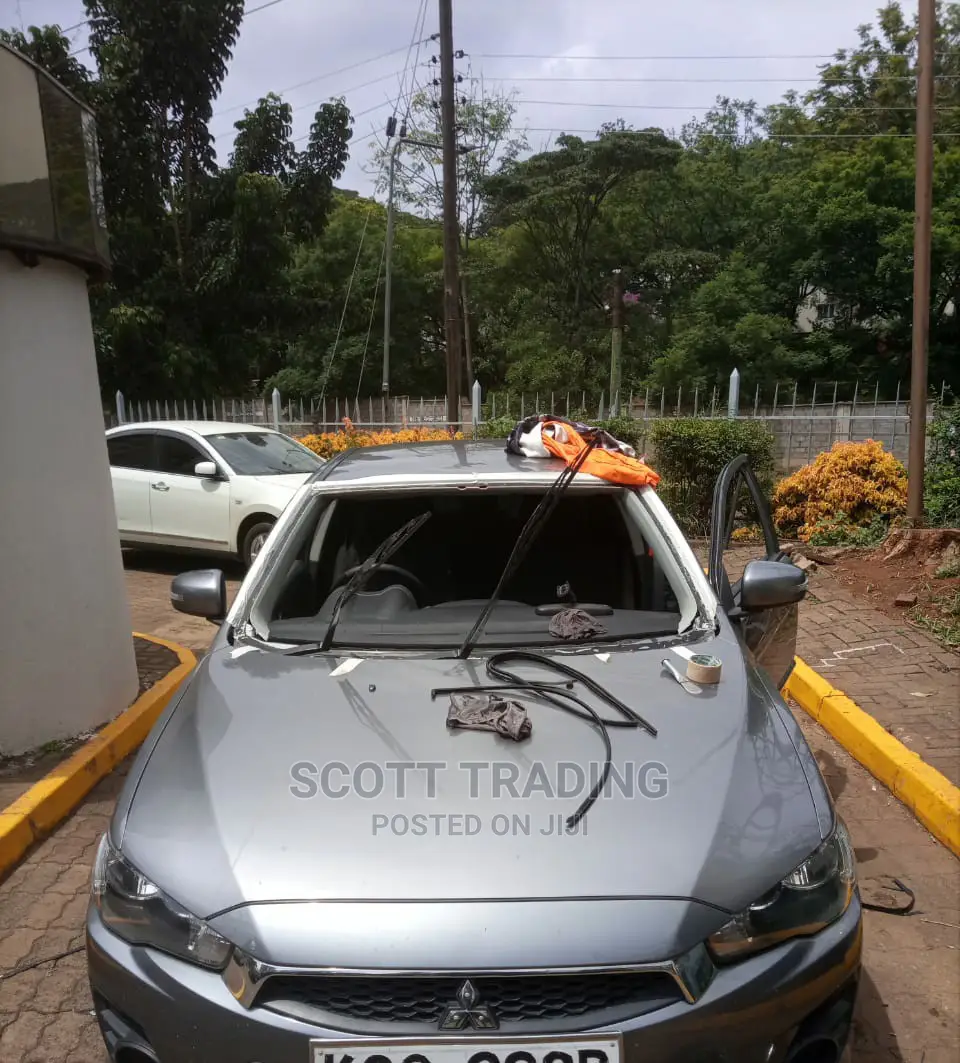 Mitsubishi Galant/Lancer CY Front Windscreen