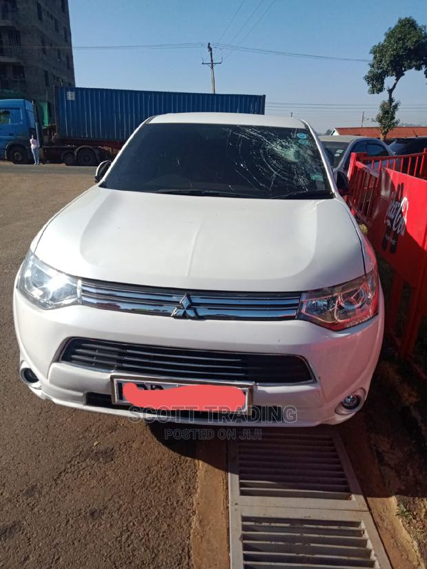 Outlander Gf 2012 Front Windscreen - thumbnail 3