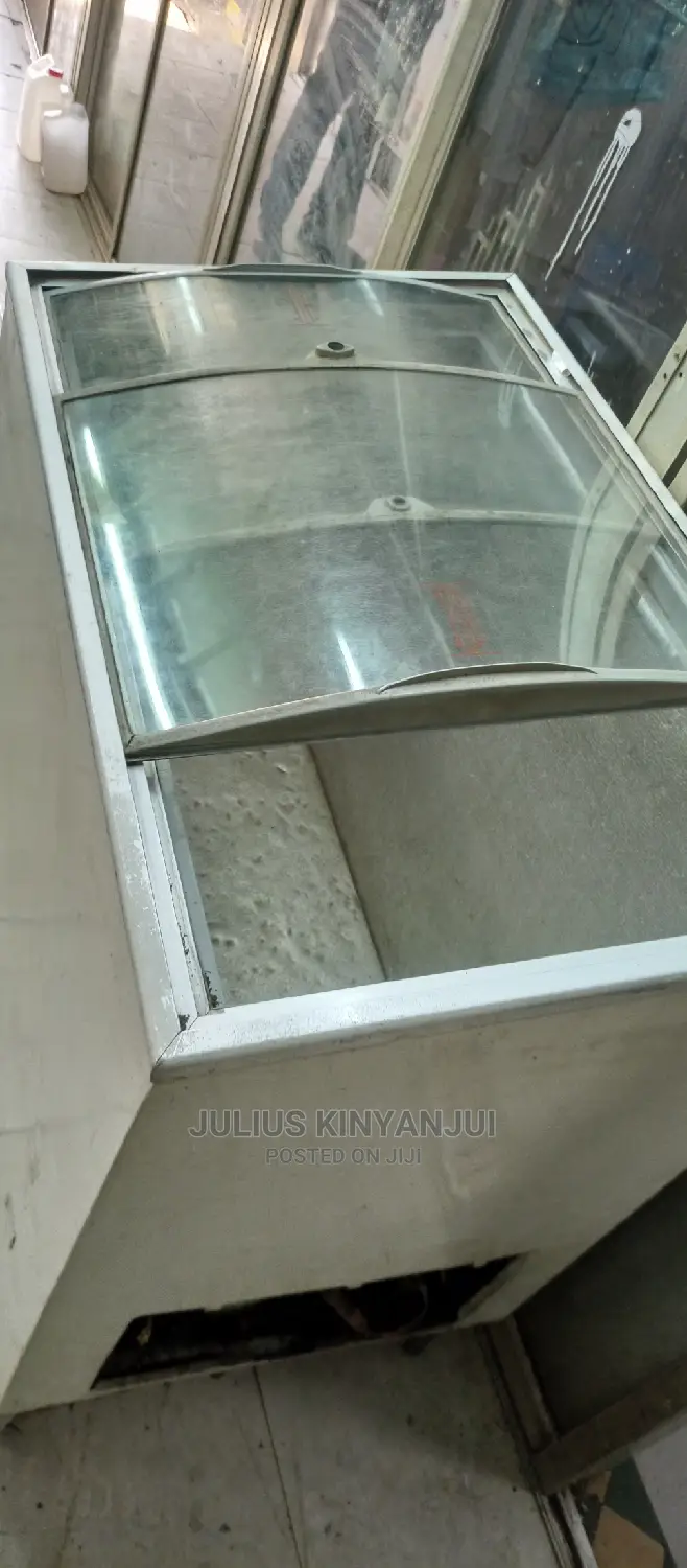 Deep Freezer Showcase