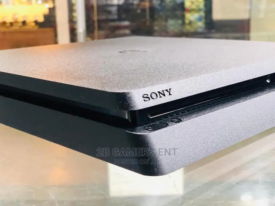 Slim Ps4, Ex German, Mint Condition