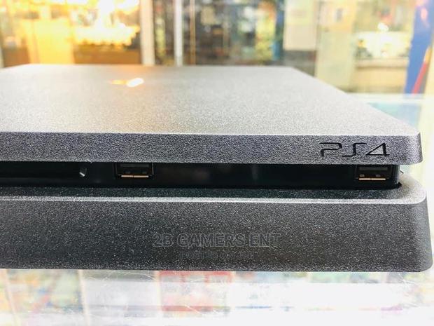Slim Ps4, Ex German, Mint Condition - thumbnail 6