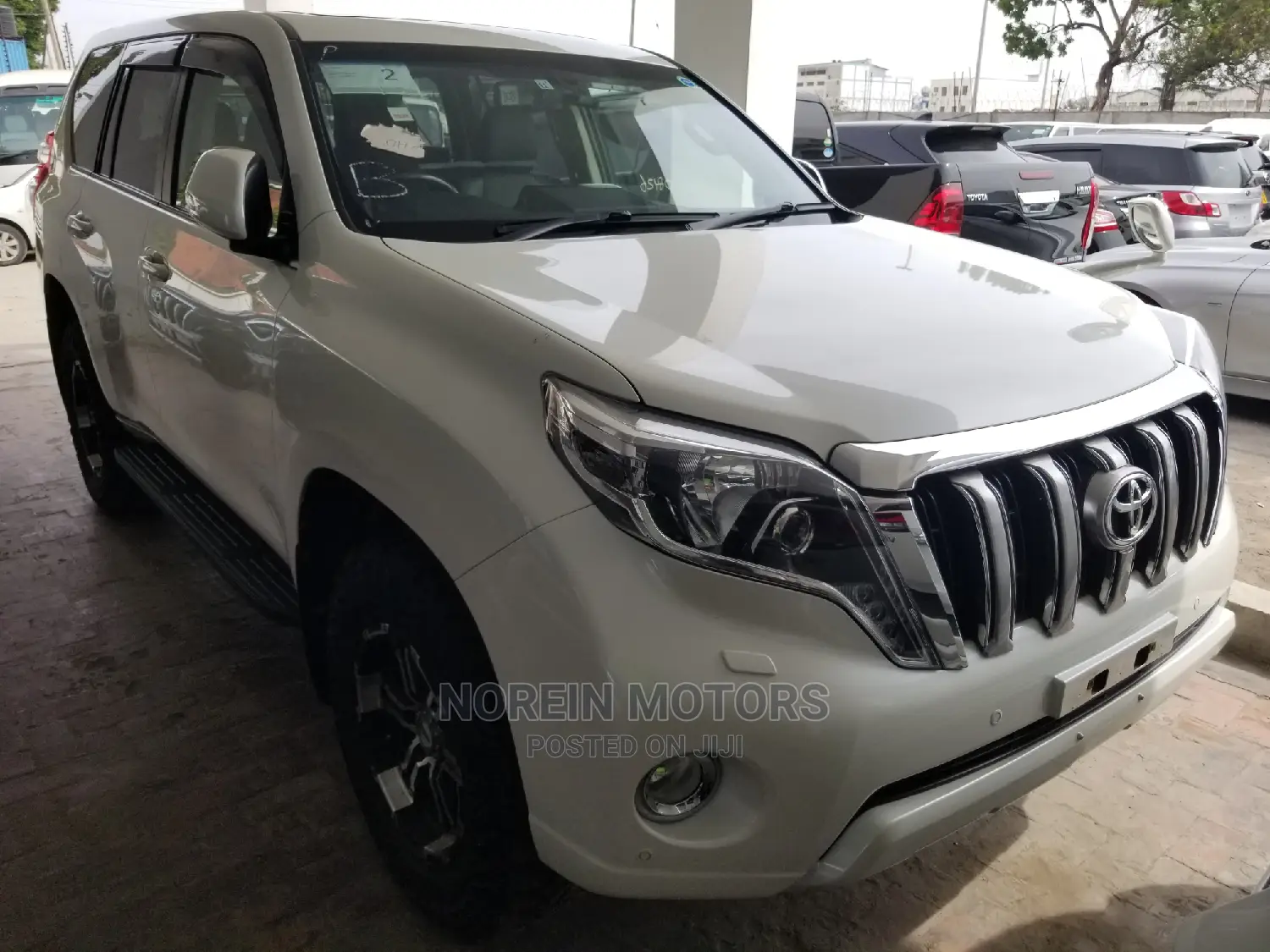 Toyota Land Cruiser Prado 2014 White
