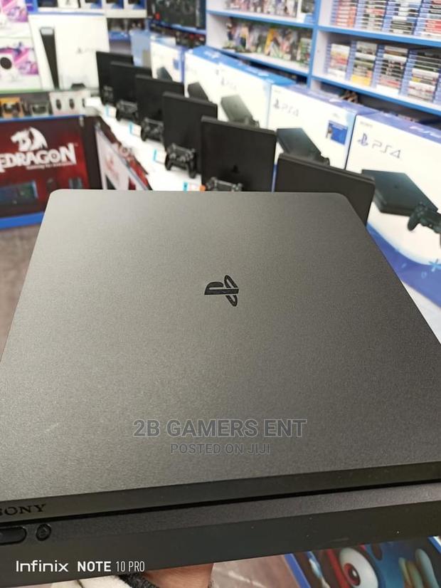 Perfect Condition Slim Play Station 4 - main view