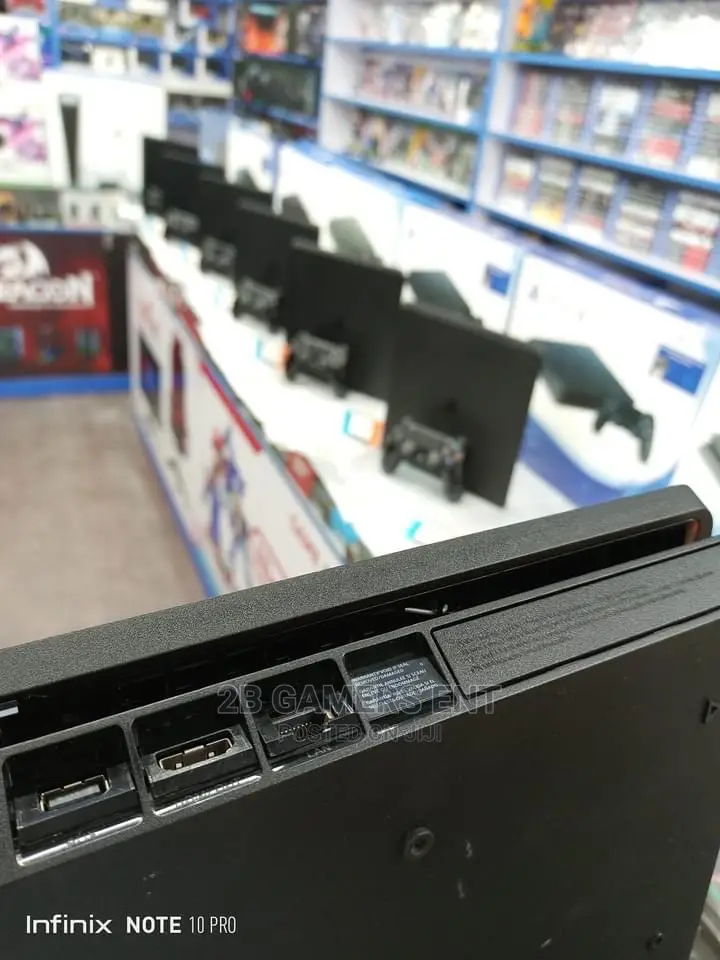 Perfect Condition Slim Play Station 4