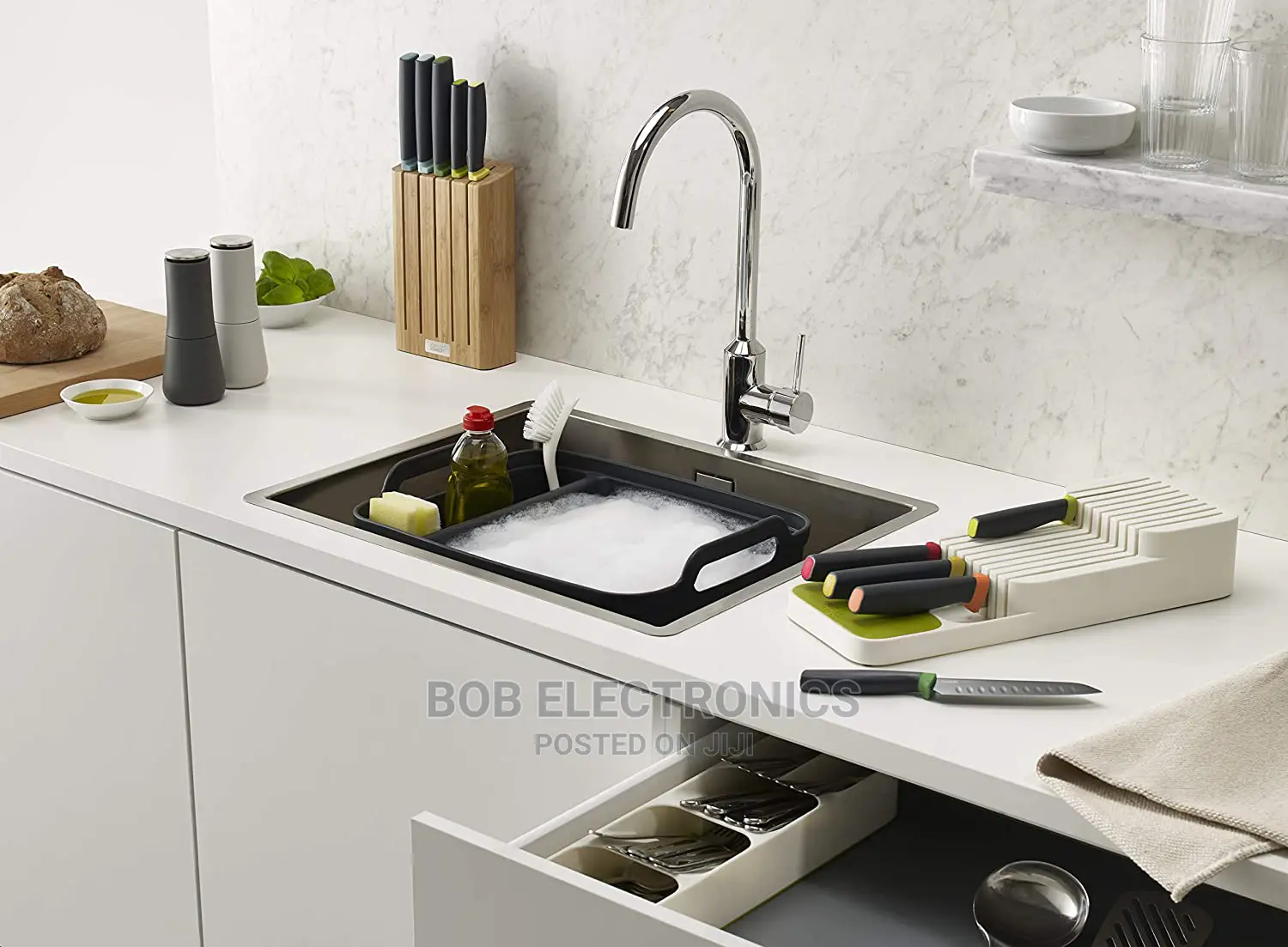 Minimalist Cutlery Organizer