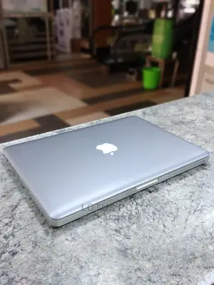Laptop Apple MacBook Pro 4GB Intel Core I5 HDD 500GB
