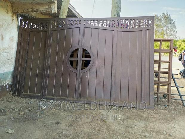 Powder Coated Gates - thumbnail 2