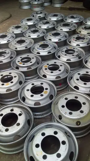Original Rims Sizes 9.5R17.5 Tubeles for Nqr Frr Fh