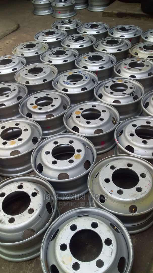 Original Rims Sizes 9.5R17.5 Tubeles for Nqr Frr Fh