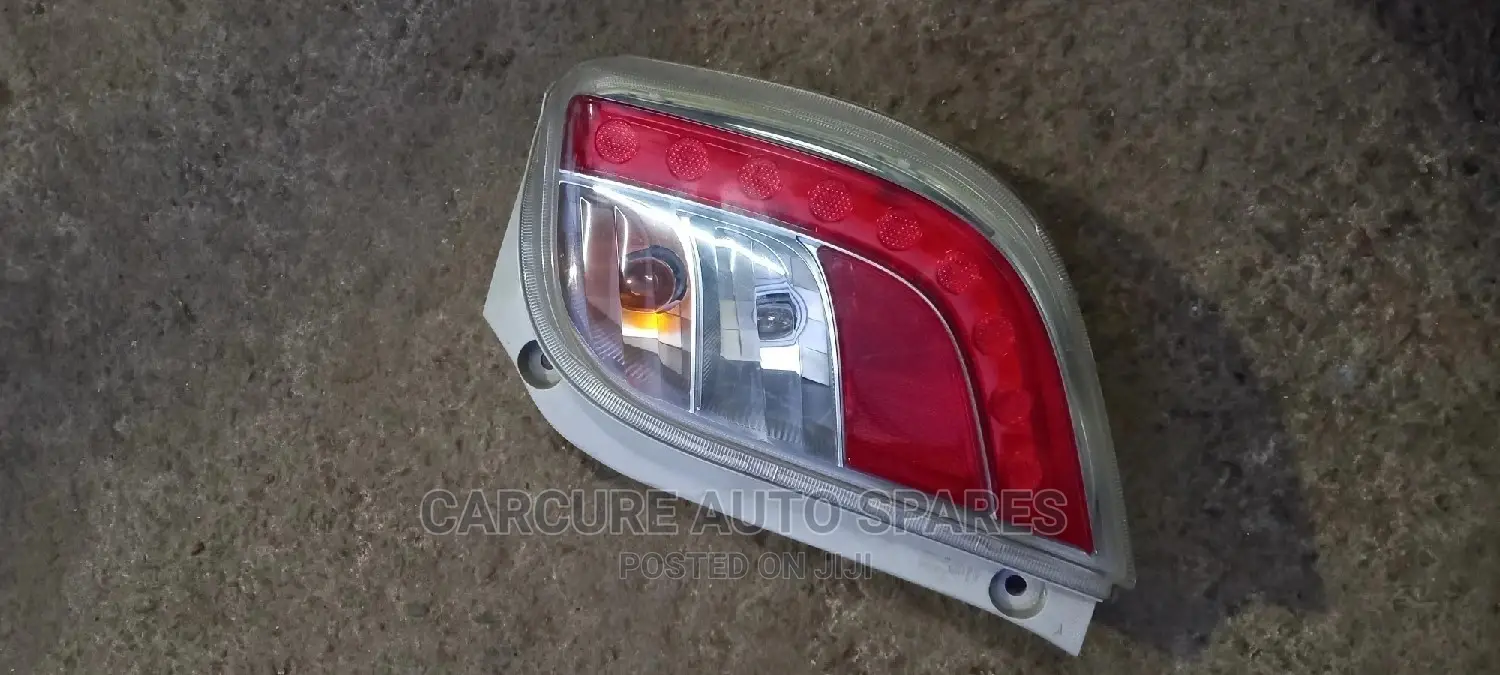 Daihatsu Mira Tail Light
