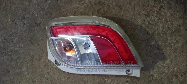 Daihatsu Mira Tail Light - thumbnail 2