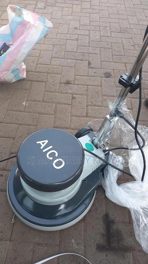 Super Quality Floor Scrubber - main view