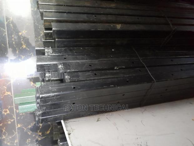 Electronic Fence Strainers - main view