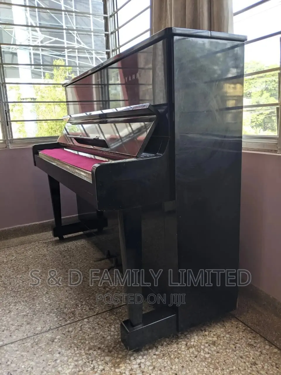 Yamaha 1U Piano