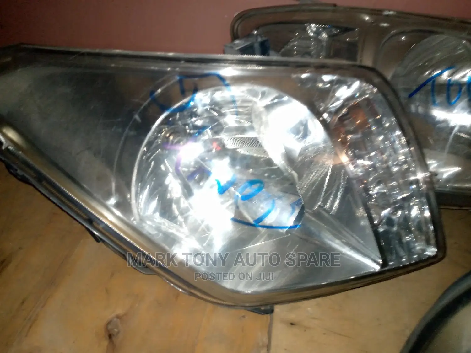 Station Wagon R Headlight