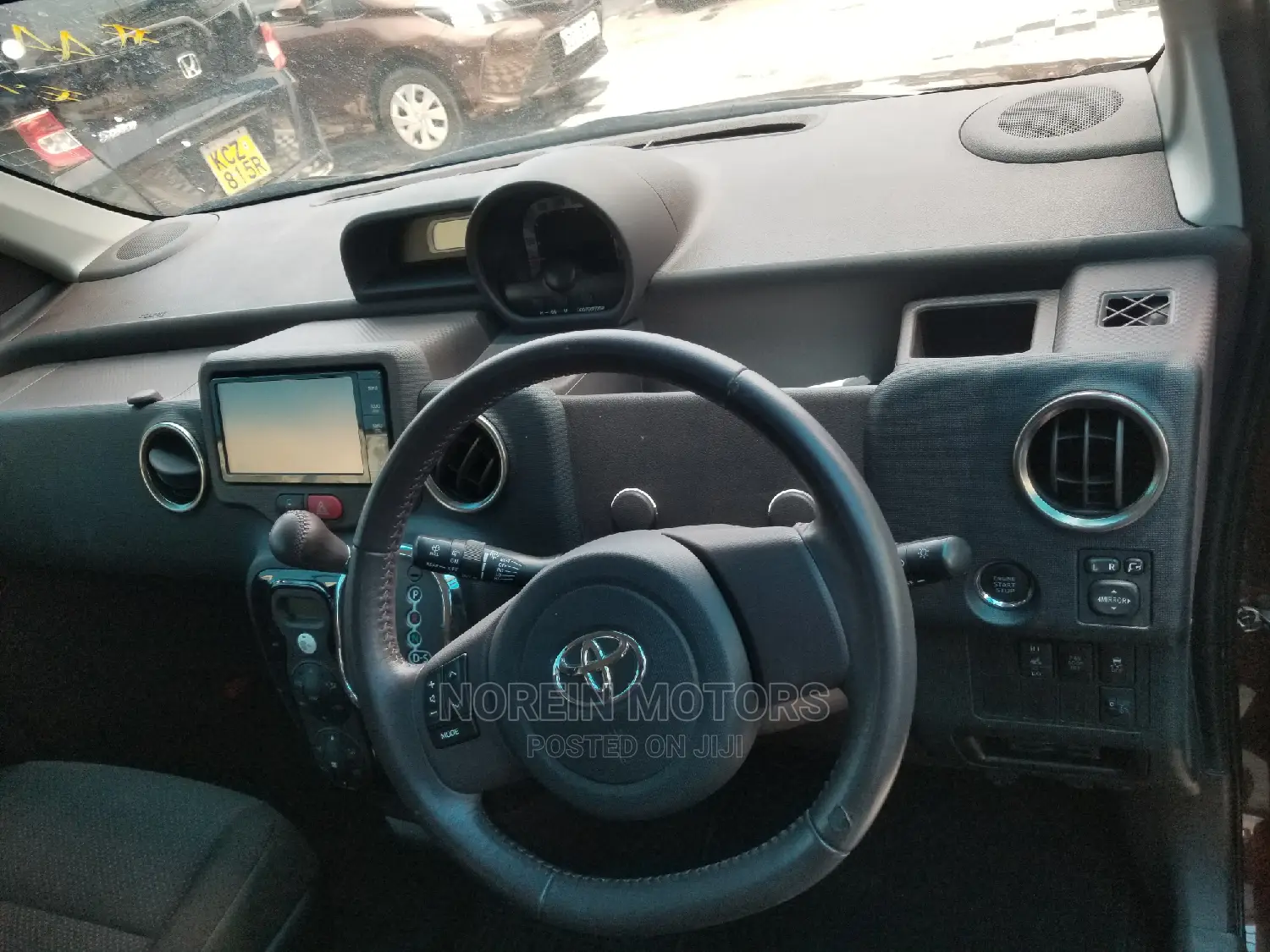 Toyota Spade 2015 Orange