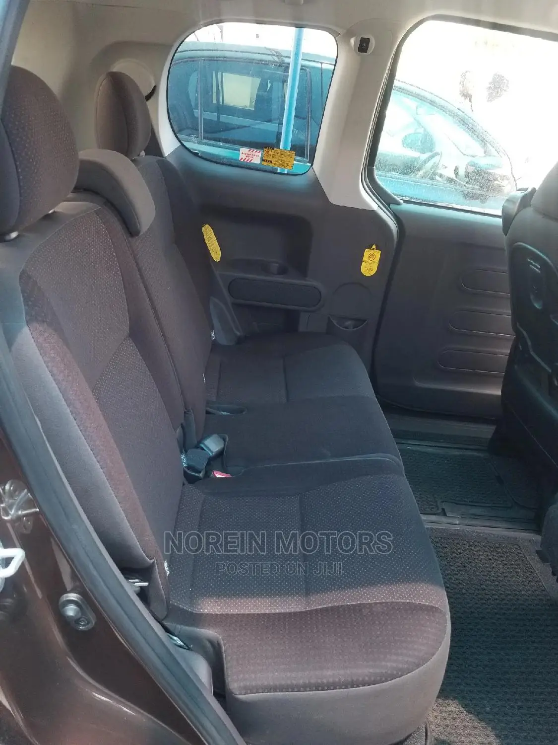 Toyota Spade 2015 Orange