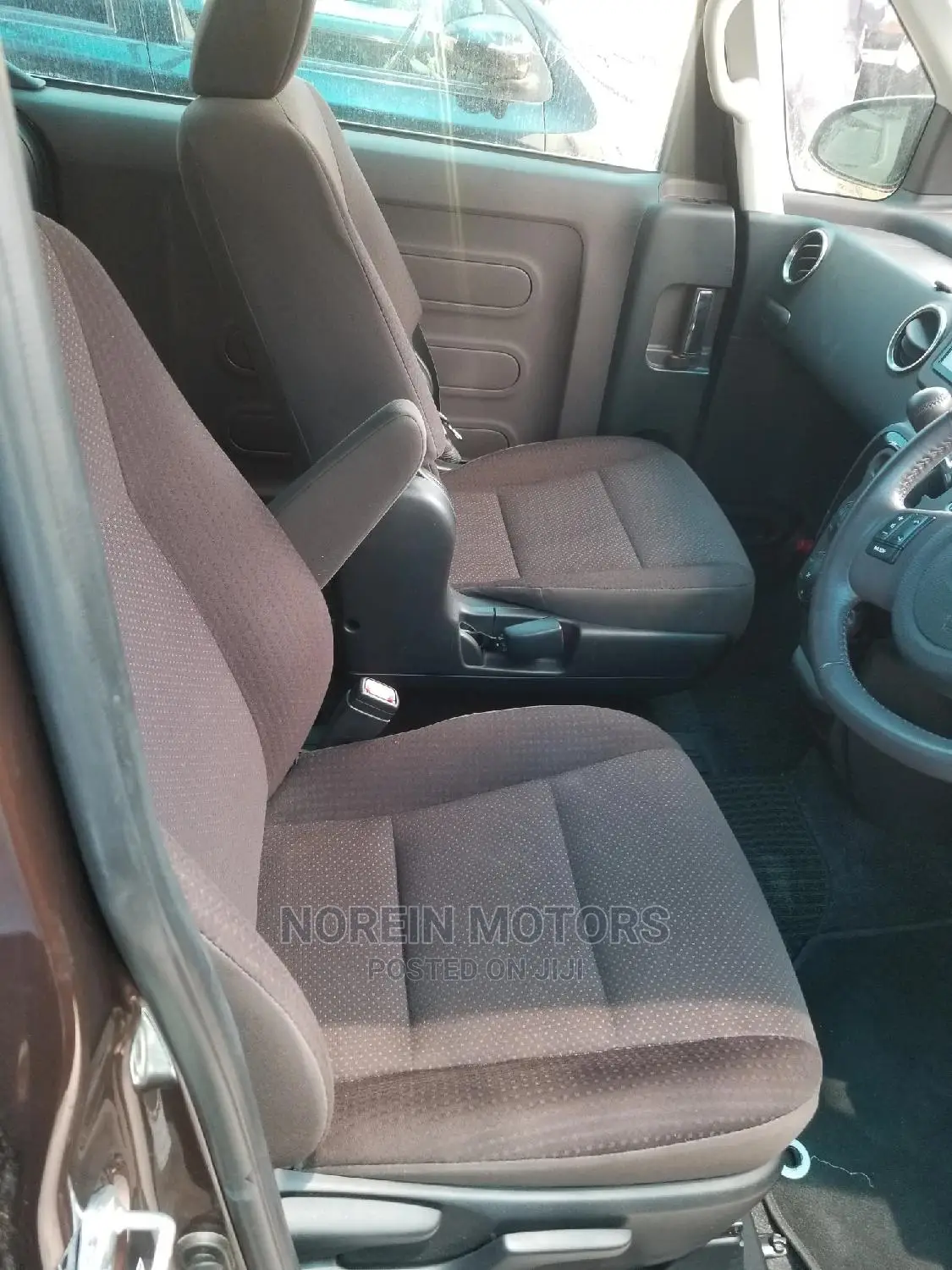 Toyota Spade 2015 Orange